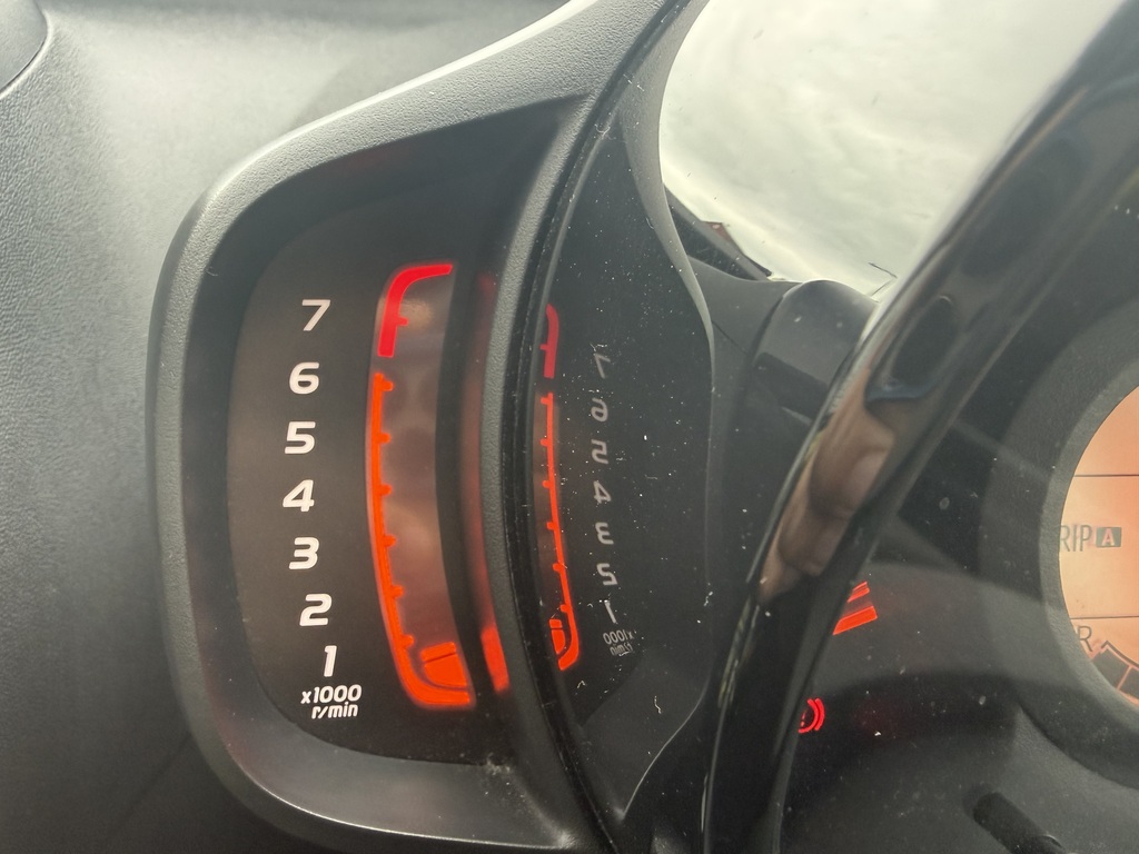 Peugeot 108 Allure Red #16