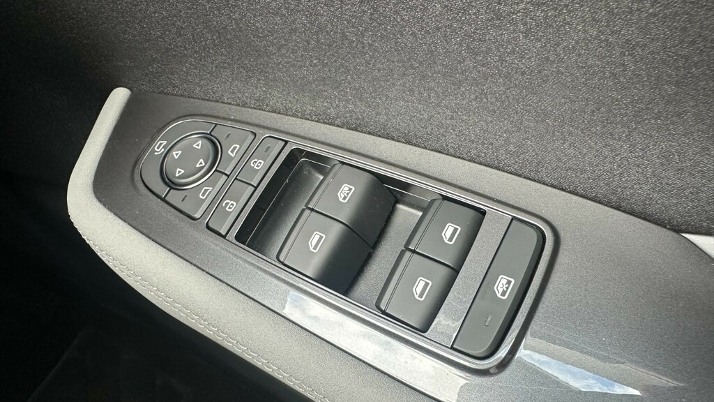 Byd Dolphin 43.2Kwh Comfort Hatchback 154 P White #21
