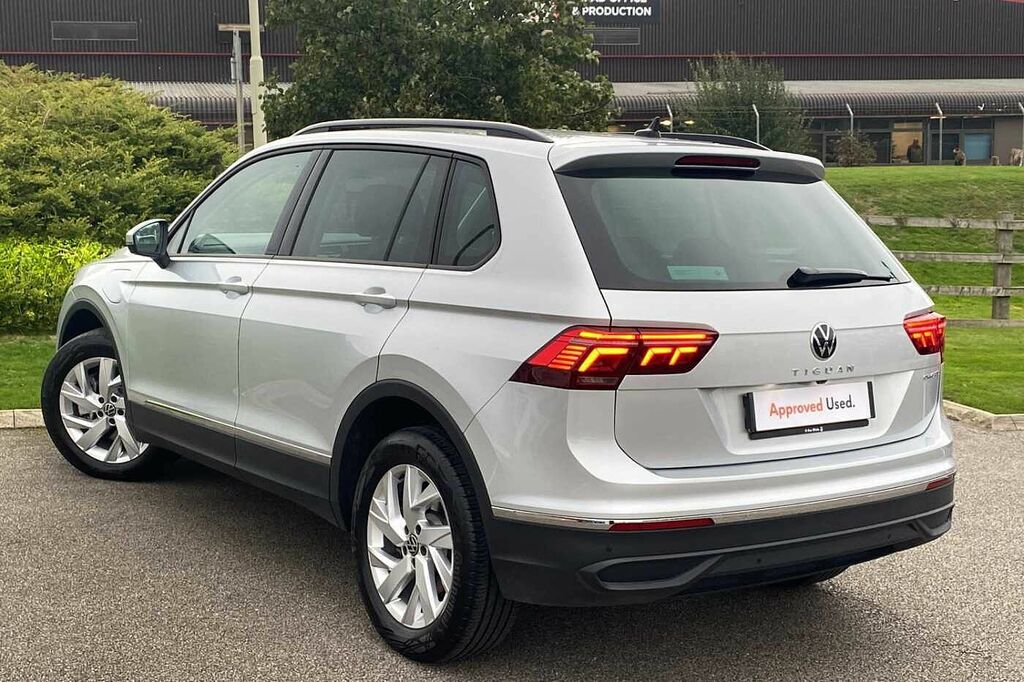 Volkswagen Tiguan 1.4 Tsi 245Ps Life Ehybrid Dsg Silver #3