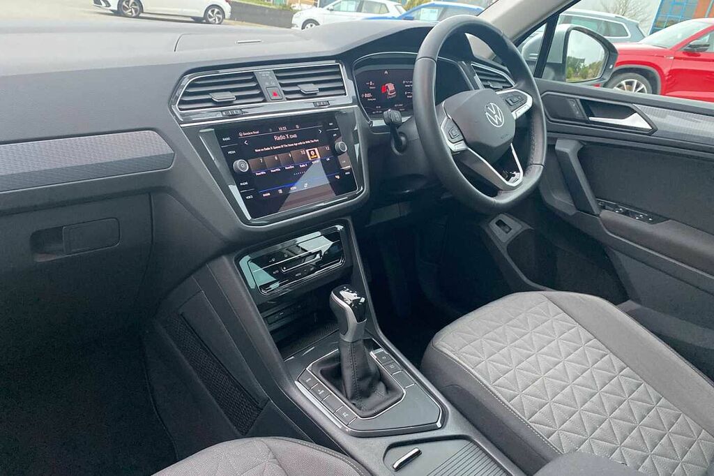 Volkswagen Tiguan 1.4 Tsi 245Ps Life Ehybrid Dsg Silver #2
