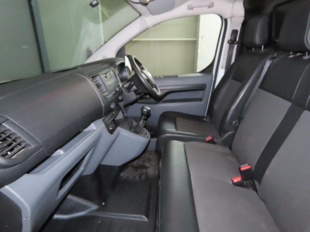 Vauxhall Vivaro 2.0 Turbo D 3100 Edition White #5