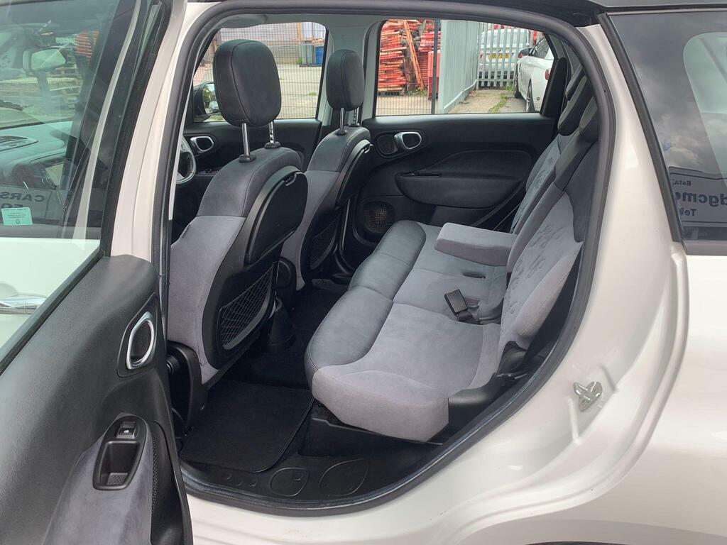 Fiat 500L Pop Star Black #16