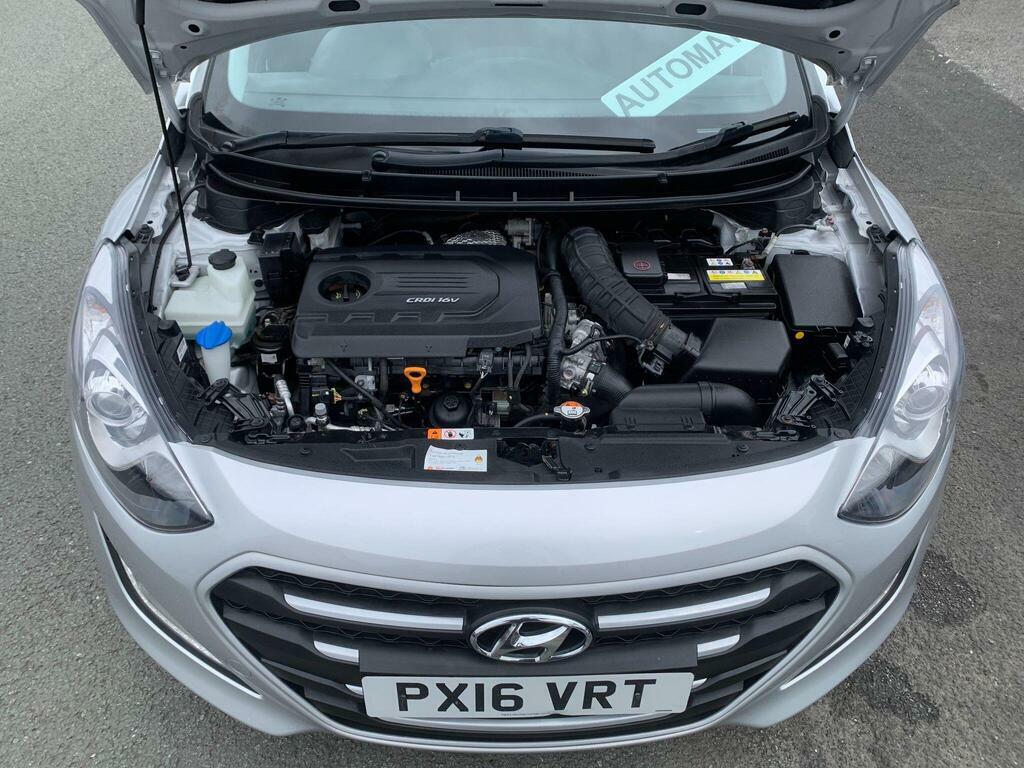 Hyundai I30 Hatchback Red #33