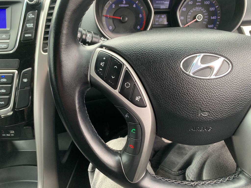 Hyundai I30 Hatchback Red #20