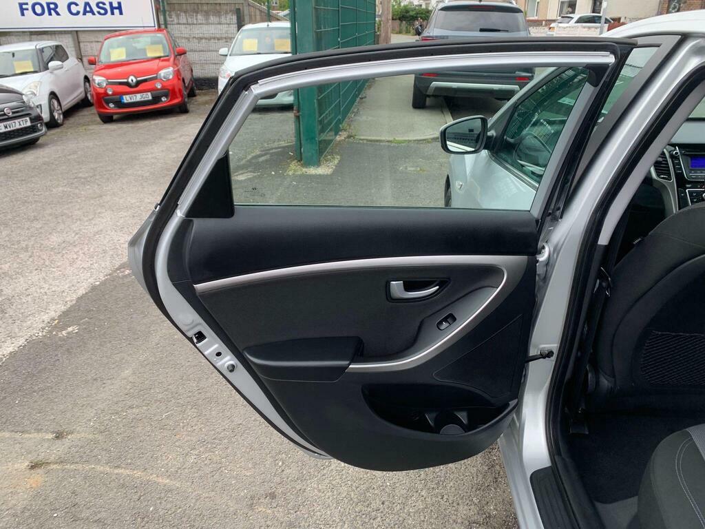 Hyundai I30 Hatchback Red #31