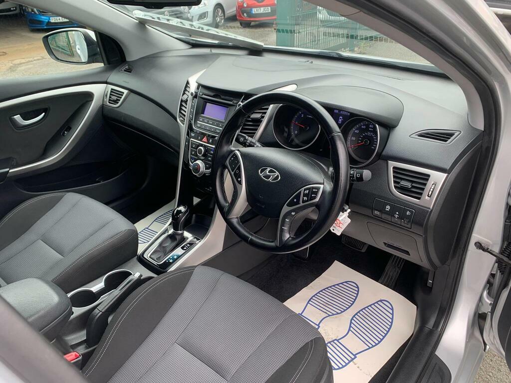 Hyundai I30 Hatchback Red #11