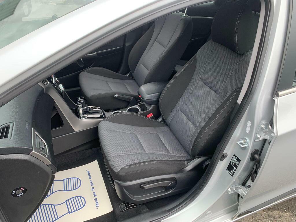 Hyundai I30 Hatchback Red #14