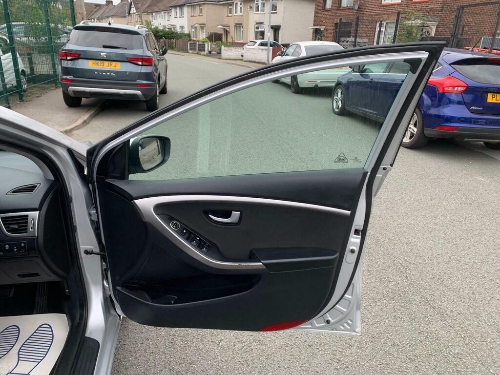 Hyundai I30 Hatchback Red #30