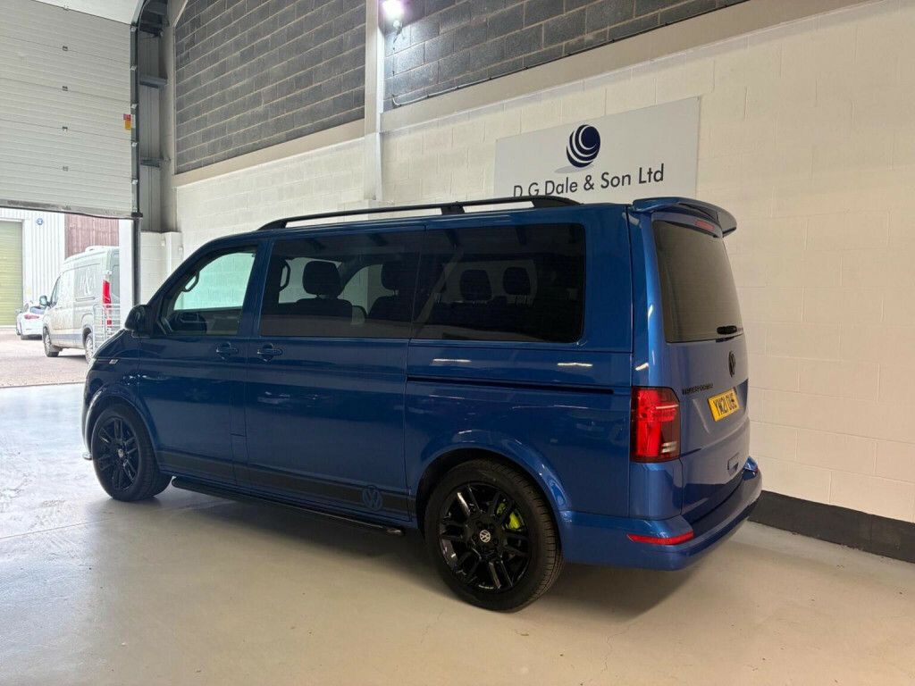 Volkswagen Transporter Shuttle Se Black #21