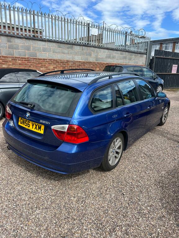 BMW 3 Series 325I Se Black #1