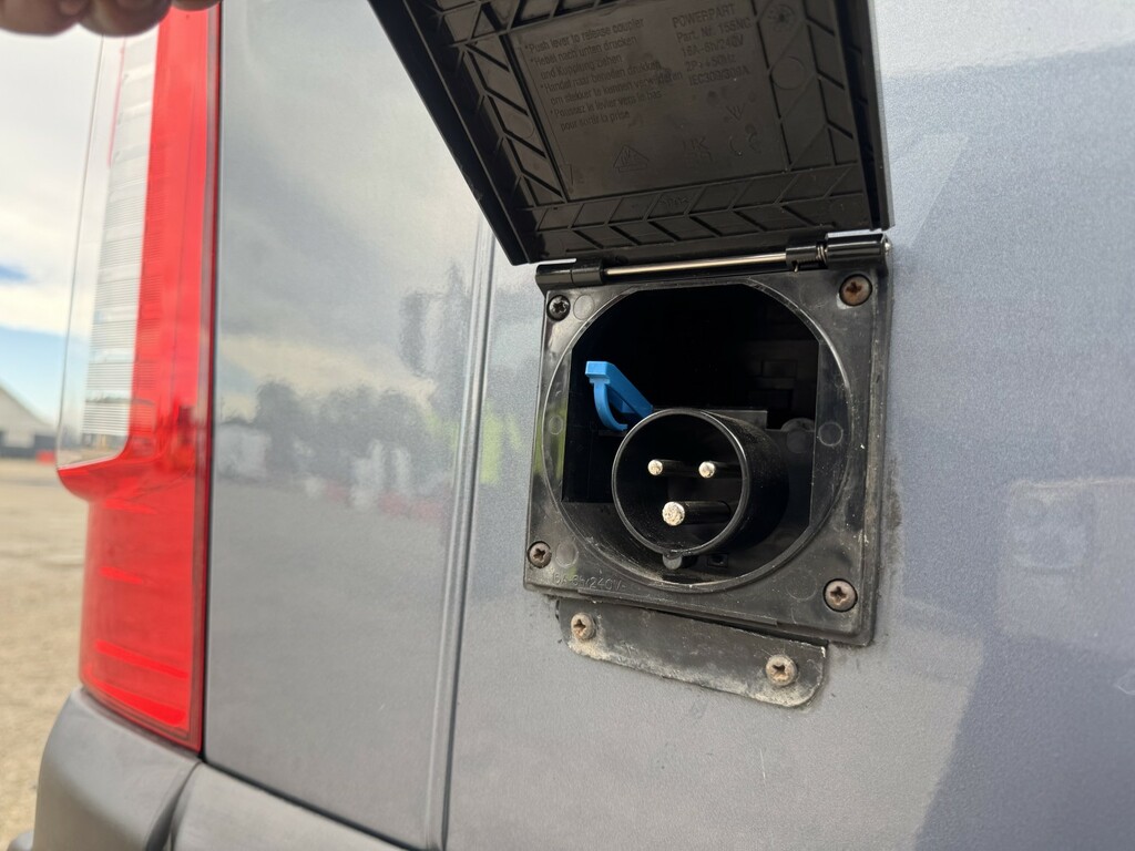 Renault Master 33 Business Panel Van Fwd Mwb Me Blue #19