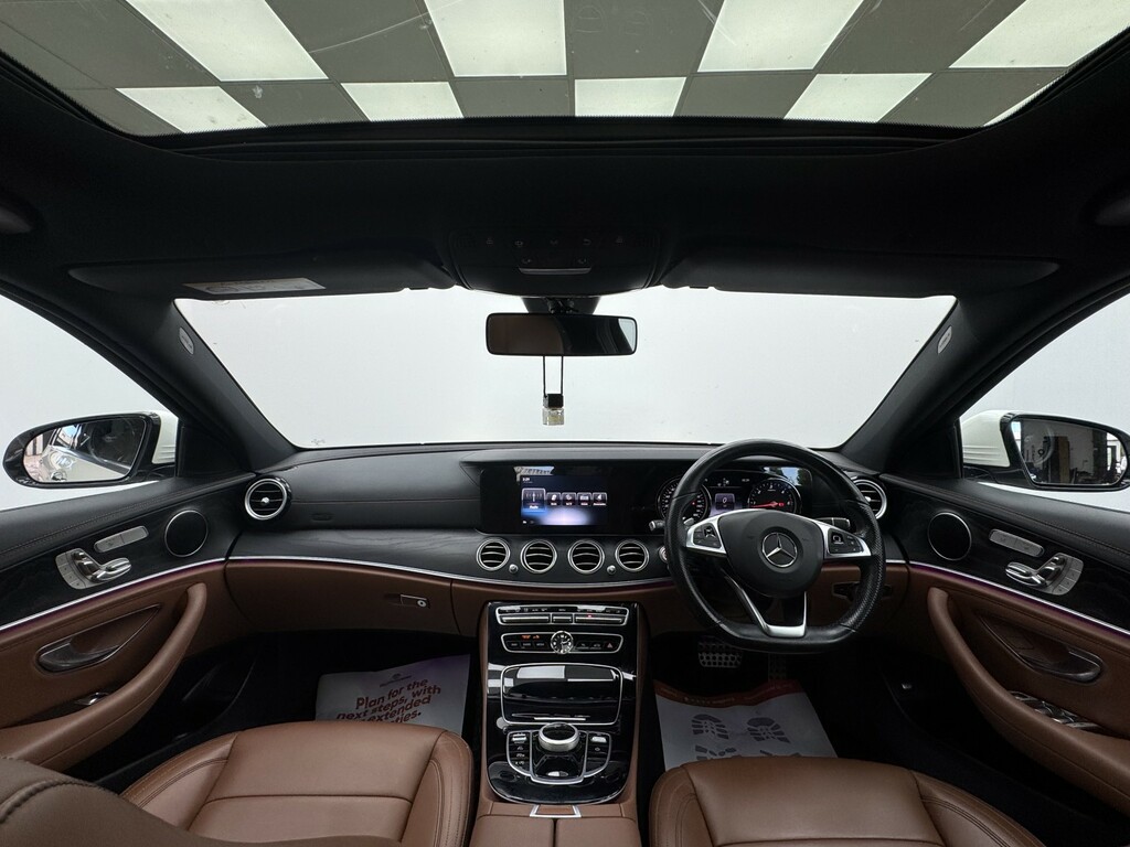 Mercedes-Benz E Class 2.0 E220d Amg Line White #2