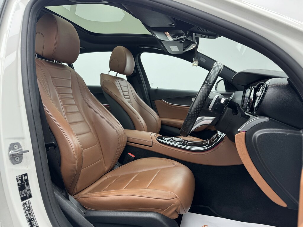 Mercedes-Benz E Class 2.0 E220d Amg Line White