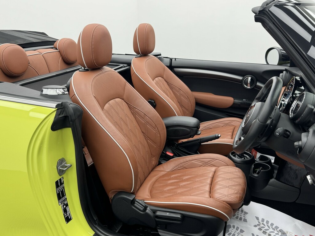 Mini Convertible 2.0 Convertible Cooper S Exclusive Yellow #2