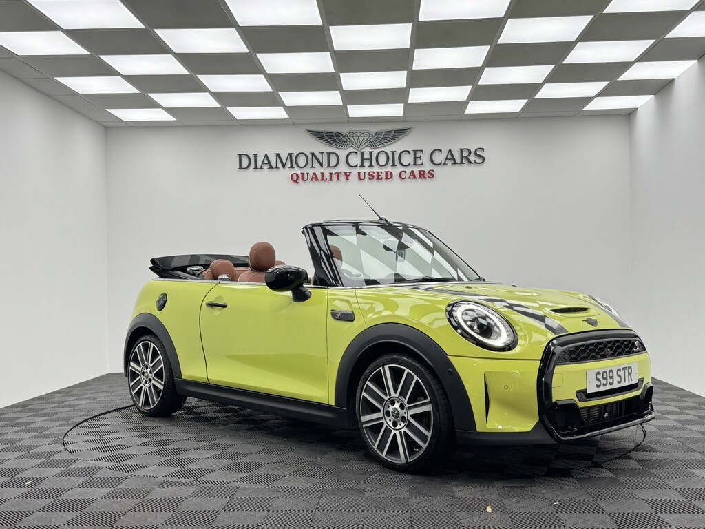 Mini Convertible 2.0 Convertible Cooper S Exclusive Yellow