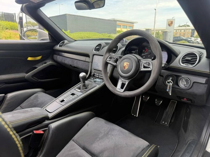 Porsche 718 Spyder Spyder White #8