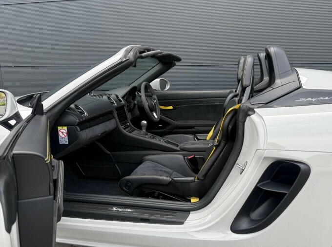 Porsche 718 Spyder Spyder White #9