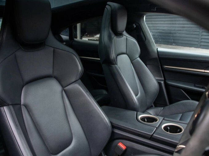 Porsche Taycan Performance Plus 93.4Kwh Turbo VN20NTM Black #5