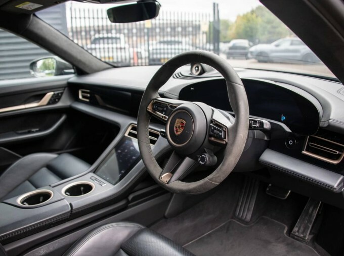 Porsche Taycan Performance Plus 93.4Kwh Turbo VN20NTM Black #4