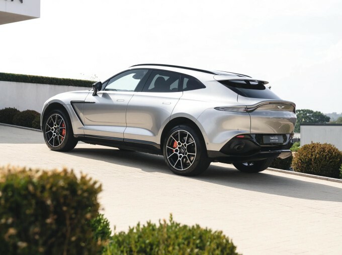 Aston Martin DBX V8 Euro 6 Silver #2
