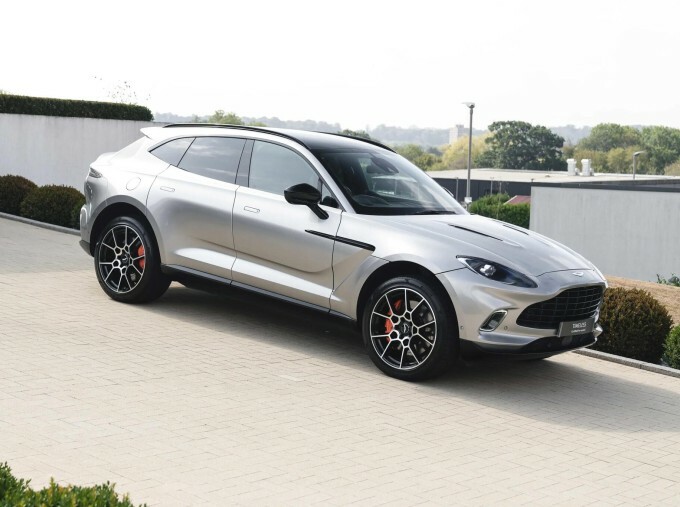 Aston Martin DBX V8 Euro 6 Silver