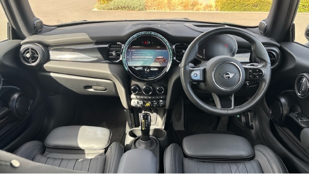 Mini Electric Cooper Se 32.6Kwh Level 3 YN23UYR Green #4