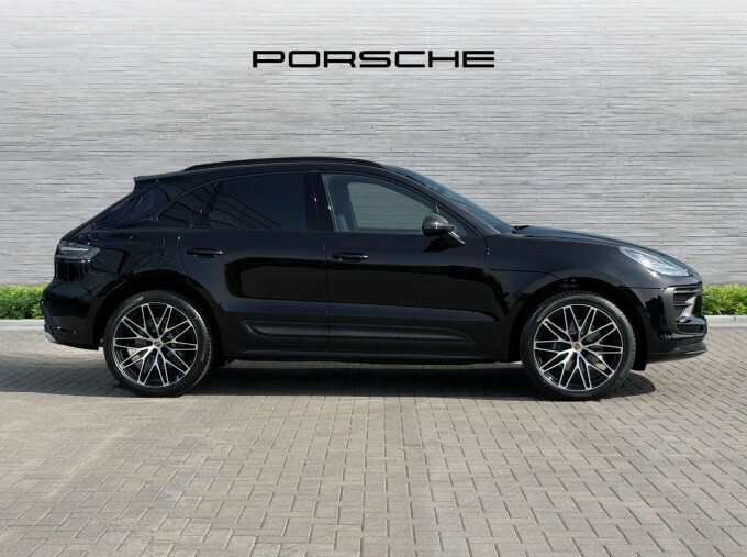 Porsche Macan 2.0T Pdk 4Wd Euro 6 5-Door Black #3