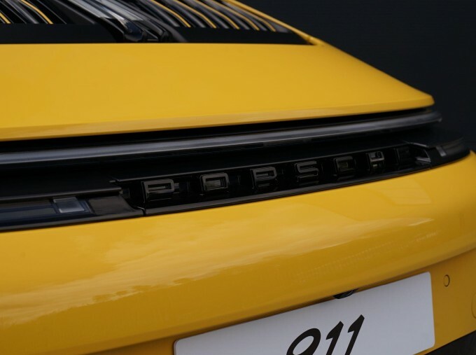 Porsche 911 2dr Pdk Silver #42