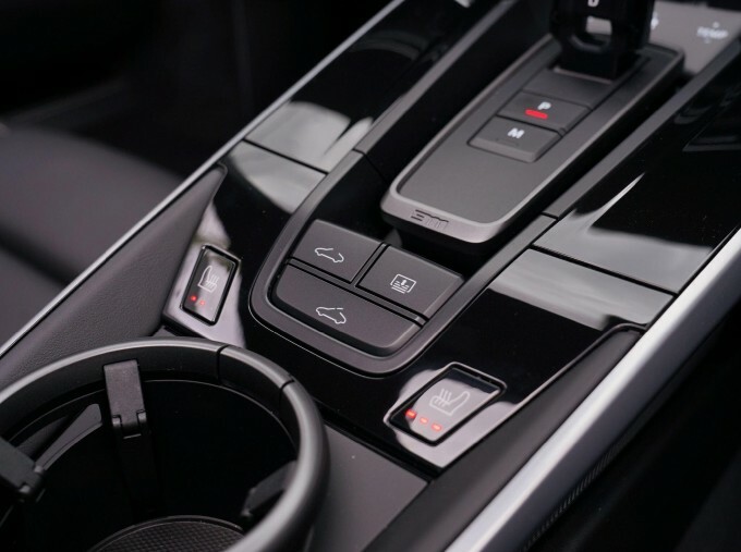 Porsche 911 2dr Pdk Silver #58