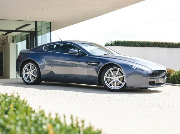 Aston Martin Vantage 4.3L Null Black #7