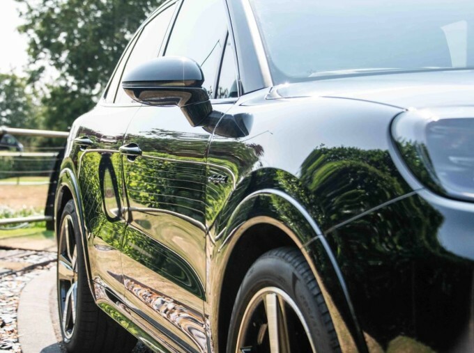 Porsche Cayenne Hybrid Black #23