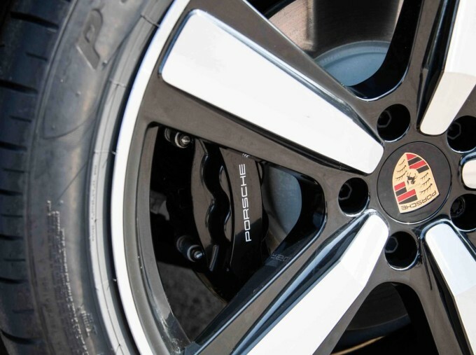 Porsche Cayenne Hybrid Black #14