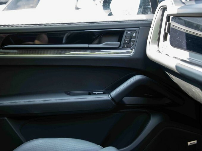 Porsche Cayenne Hybrid Black #34