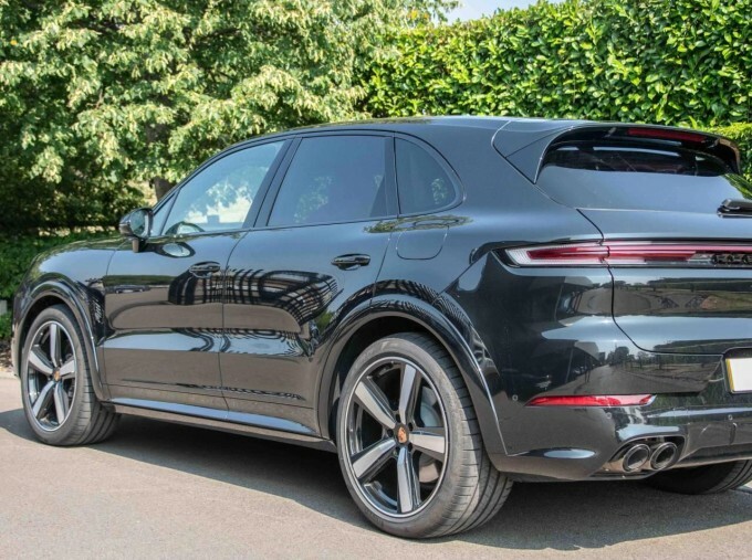 Porsche Cayenne Hybrid Black #16