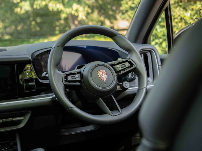 Porsche Cayenne Hybrid Black #46