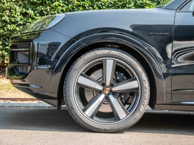 Porsche Cayenne Hybrid Black #11