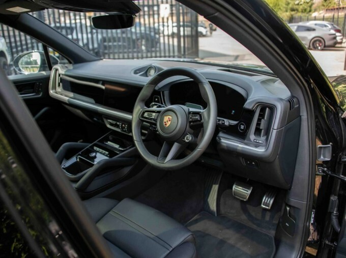 Porsche Cayenne 3.0 V6 E-hybrid 25.9Kwh S Black Edition Tiptronics Black #4