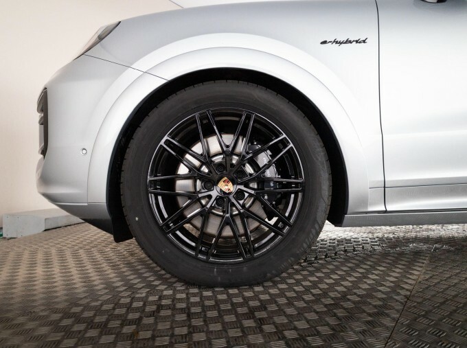 Porsche Cayenne S Tiptronic S Black #14