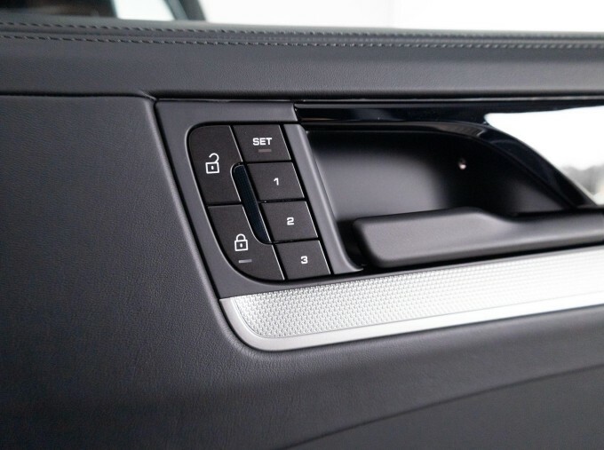 Porsche Cayenne S Tiptronic S Black #11