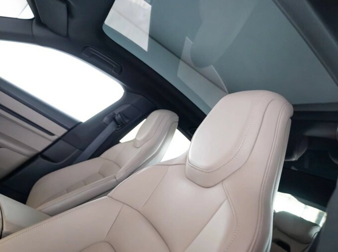 Porsche Taycan Base  #25