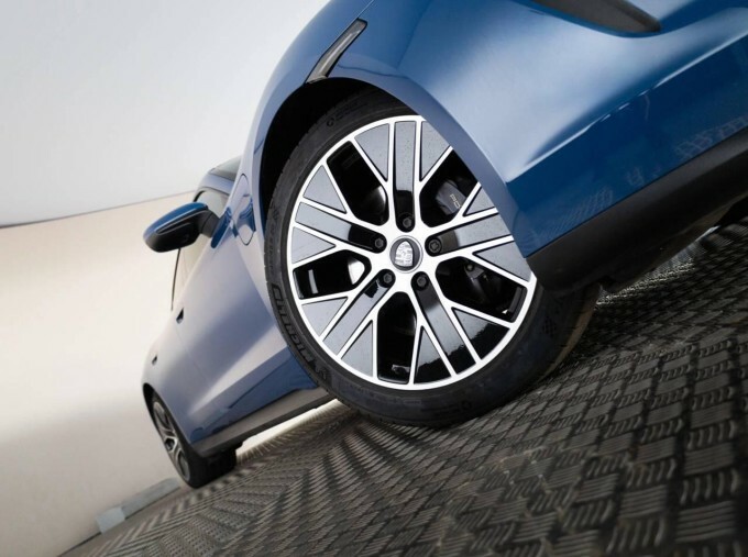 Porsche Taycan Base  #11