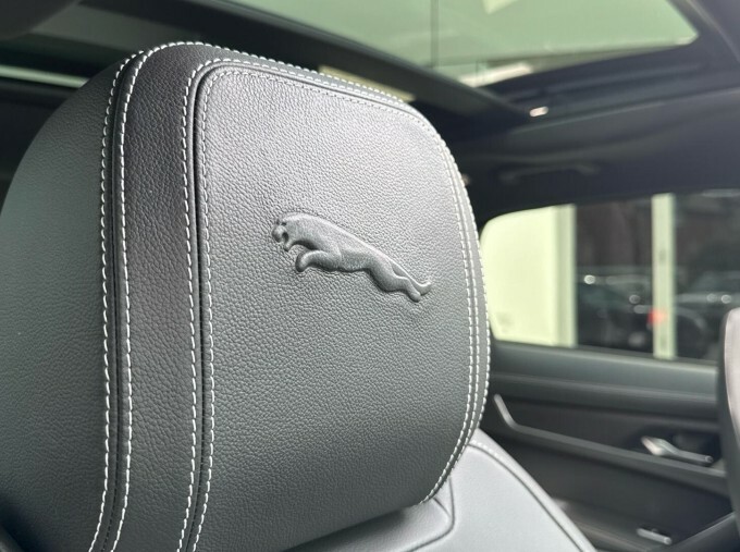 Jaguar F-Pace 2.0 P400e R-dynamic Black Awd  #32
