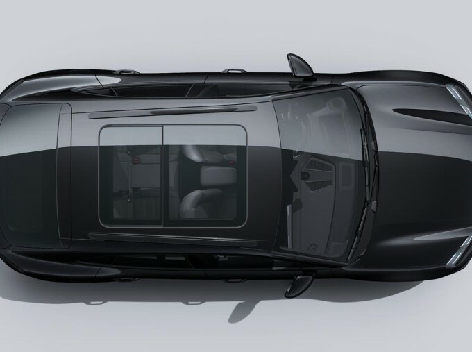 Porsche Macan 100Kwh 5-Door Black #5