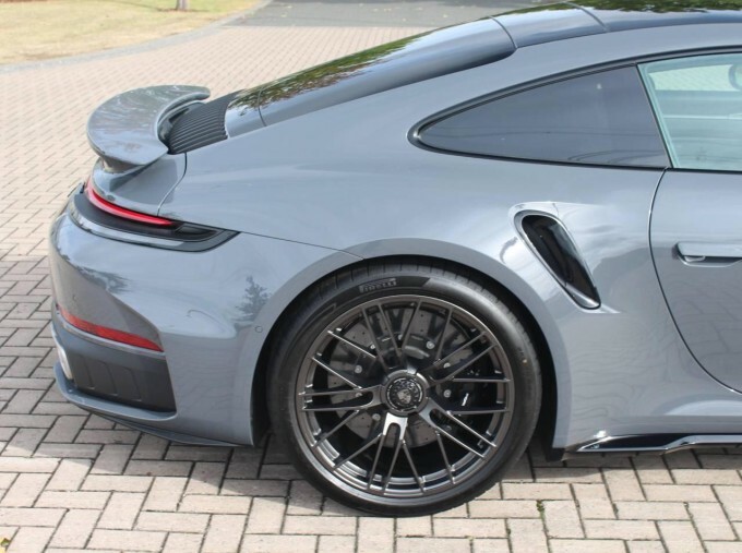Porsche 911 Petrol Black #24