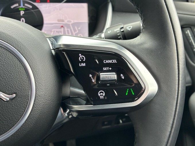 Jaguar I-Pace 294Kw Ev400 R-dynamic Se Black 90Kwh White #25
