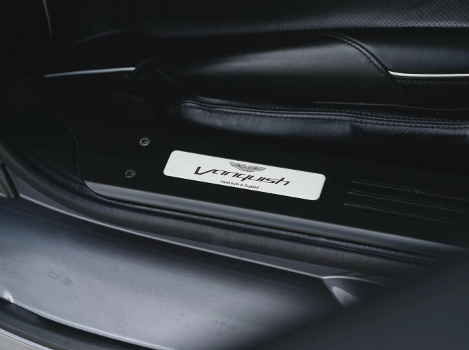 Aston Martin Vanquish V12 Black #26