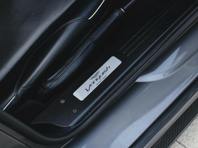 Aston Martin Vanquish V12 Black #25