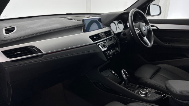 BMW X1 Sdrive 18D Xline Premier Pro Black #7