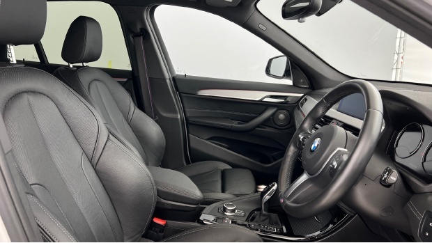 BMW X1 Sdrive 18D Xline Premier Pro Black #11
