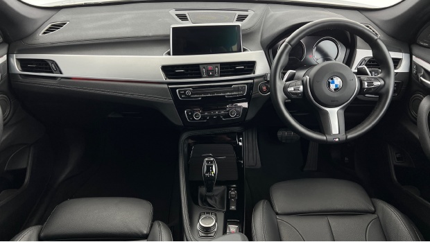 BMW X1 Sdrive 18D Xline Premier Pro Black #4